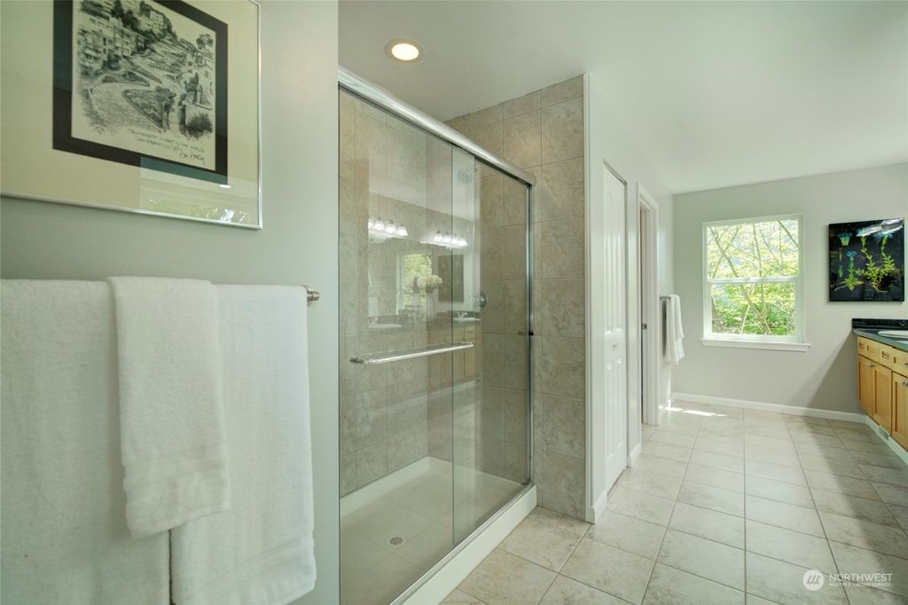 listing image 9369525835770980402