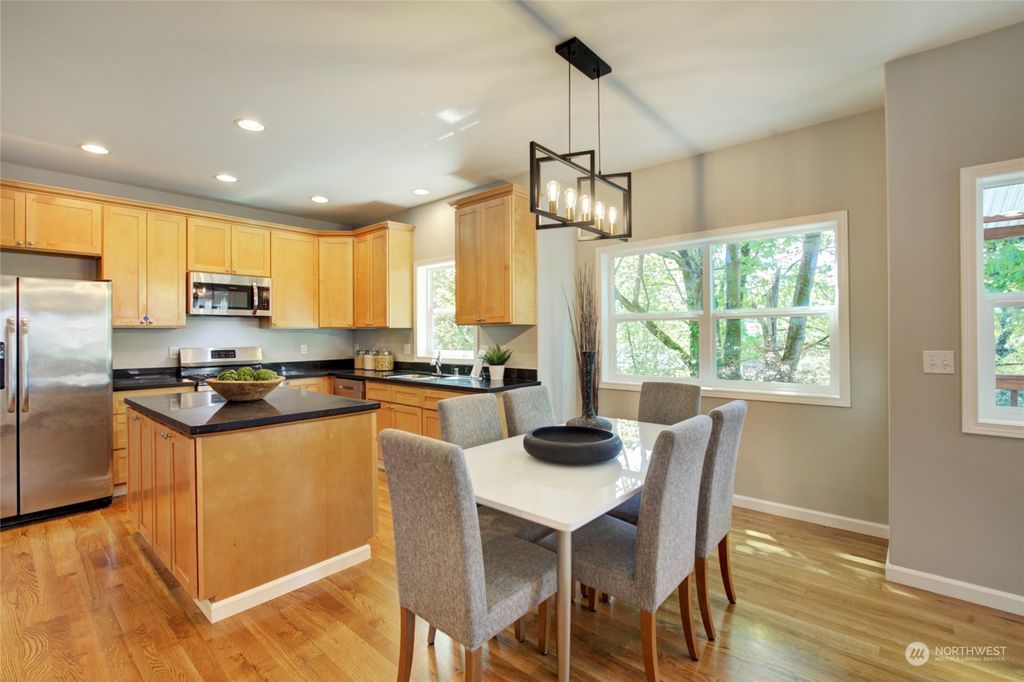 listing image 9365545143619410893