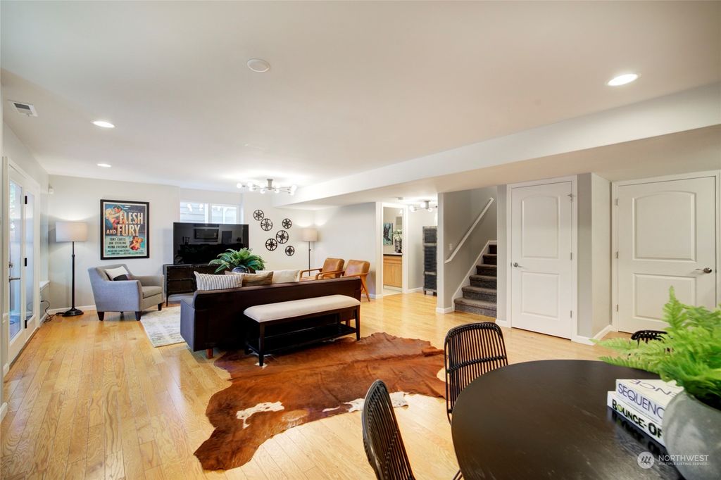 listing image 9365258123752649256