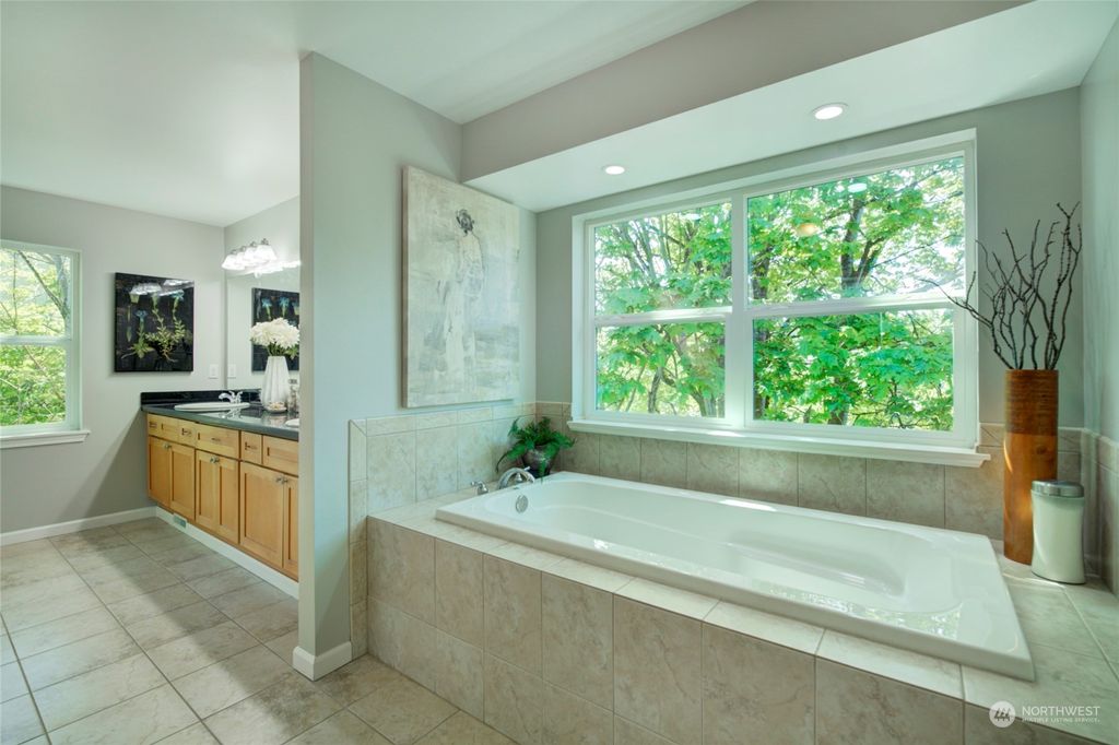 listing image 9369370077972618467