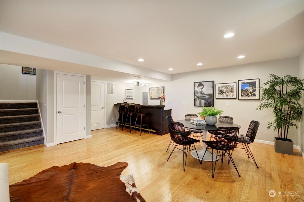 listing image 9363372919439076810