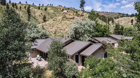 Photo of 359 W Nahahum Canyon Road, Cashmere, WA 98815 (MLS # 2387298)