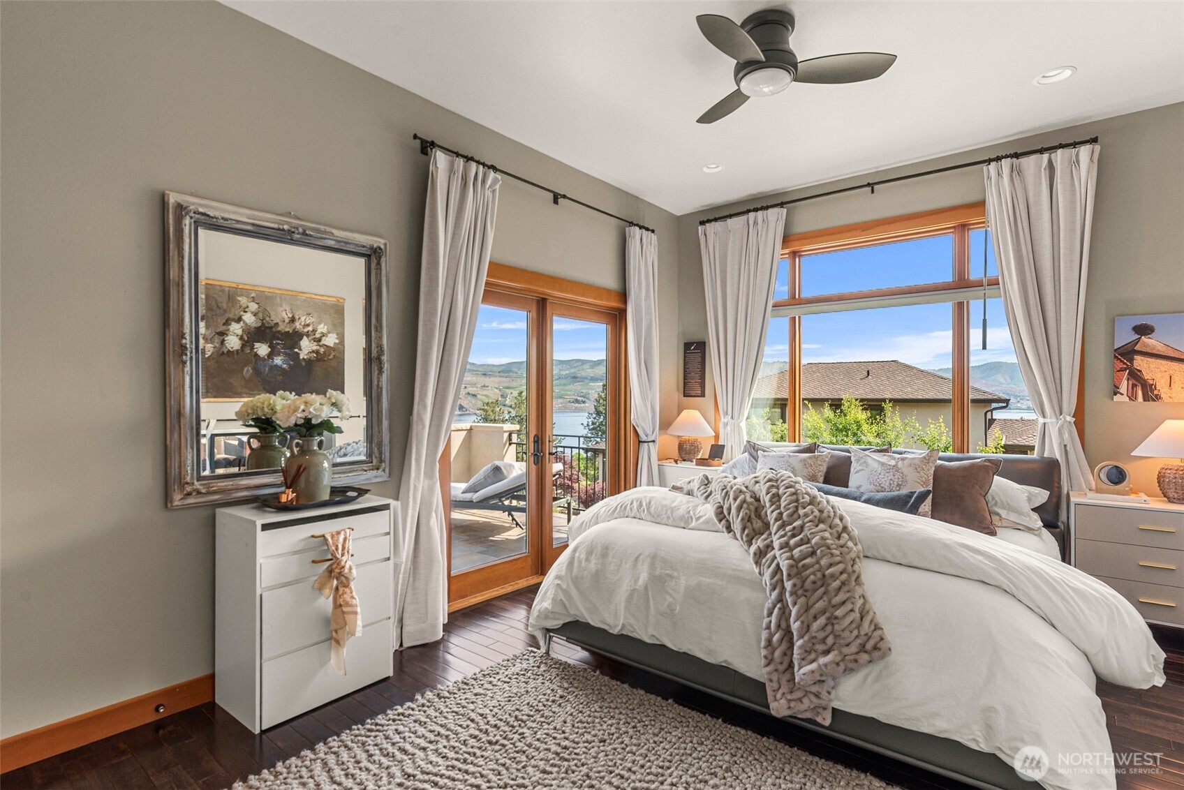 Chelan, Washington, 98816, United States, 3 Bedrooms Bedrooms, ,5 BathroomsBathrooms,Residential,Active,2051943