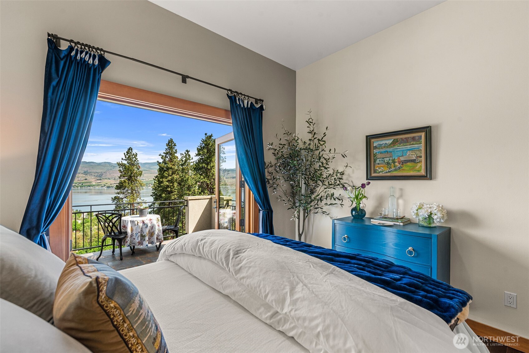 Chelan, Washington, 98816, United States, 3 Bedrooms Bedrooms, ,5 BathroomsBathrooms,Residential,Active,2051943