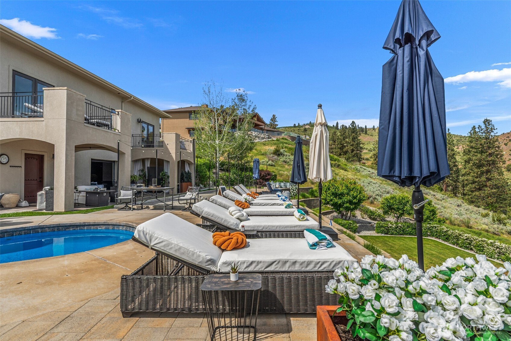 Chelan, Washington, 98816, United States, 3 Bedrooms Bedrooms, ,5 BathroomsBathrooms,Residential,Active,2051943