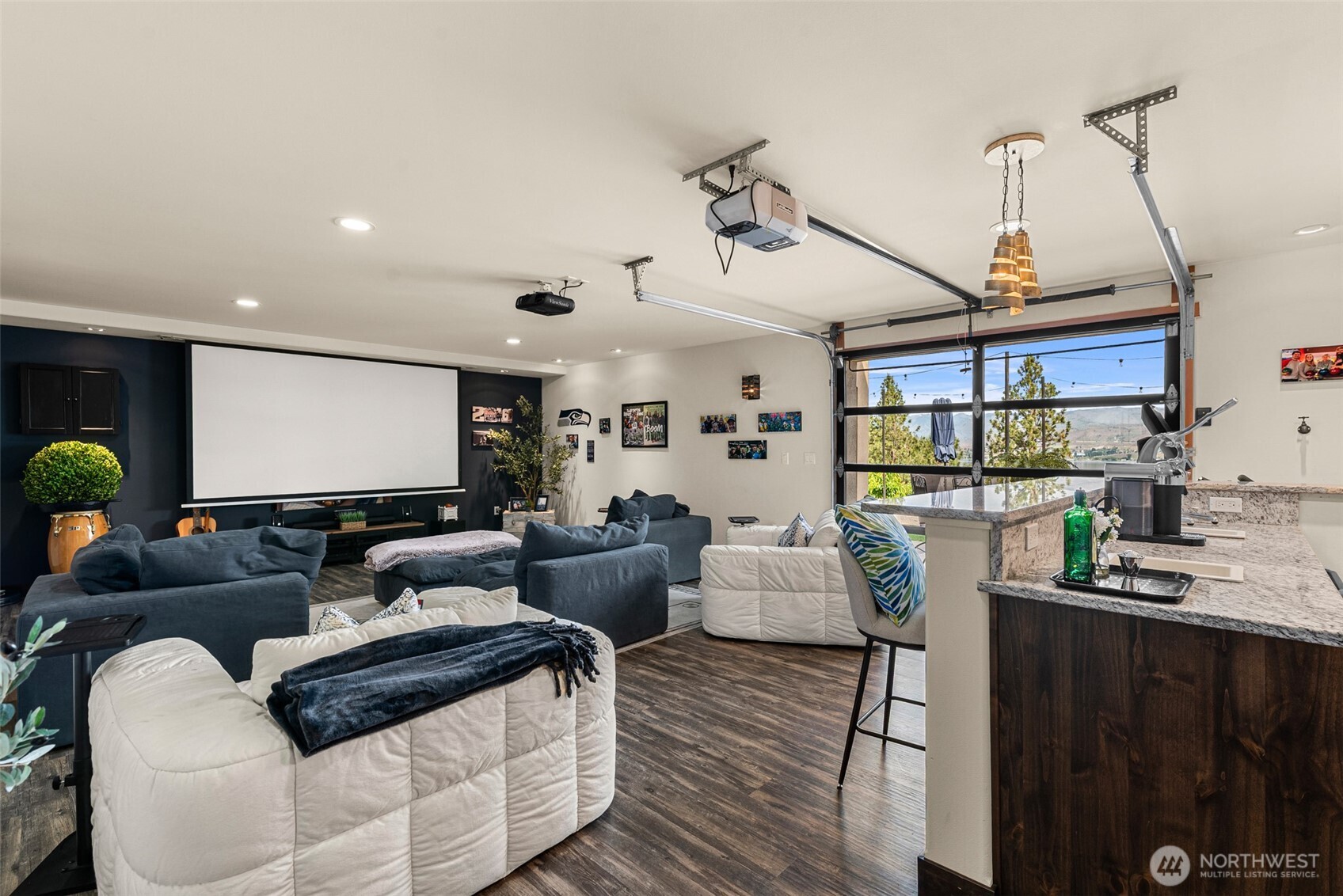 Chelan, Washington, 98816, United States, 3 Bedrooms Bedrooms, ,5 BathroomsBathrooms,Residential,Active,2051943
