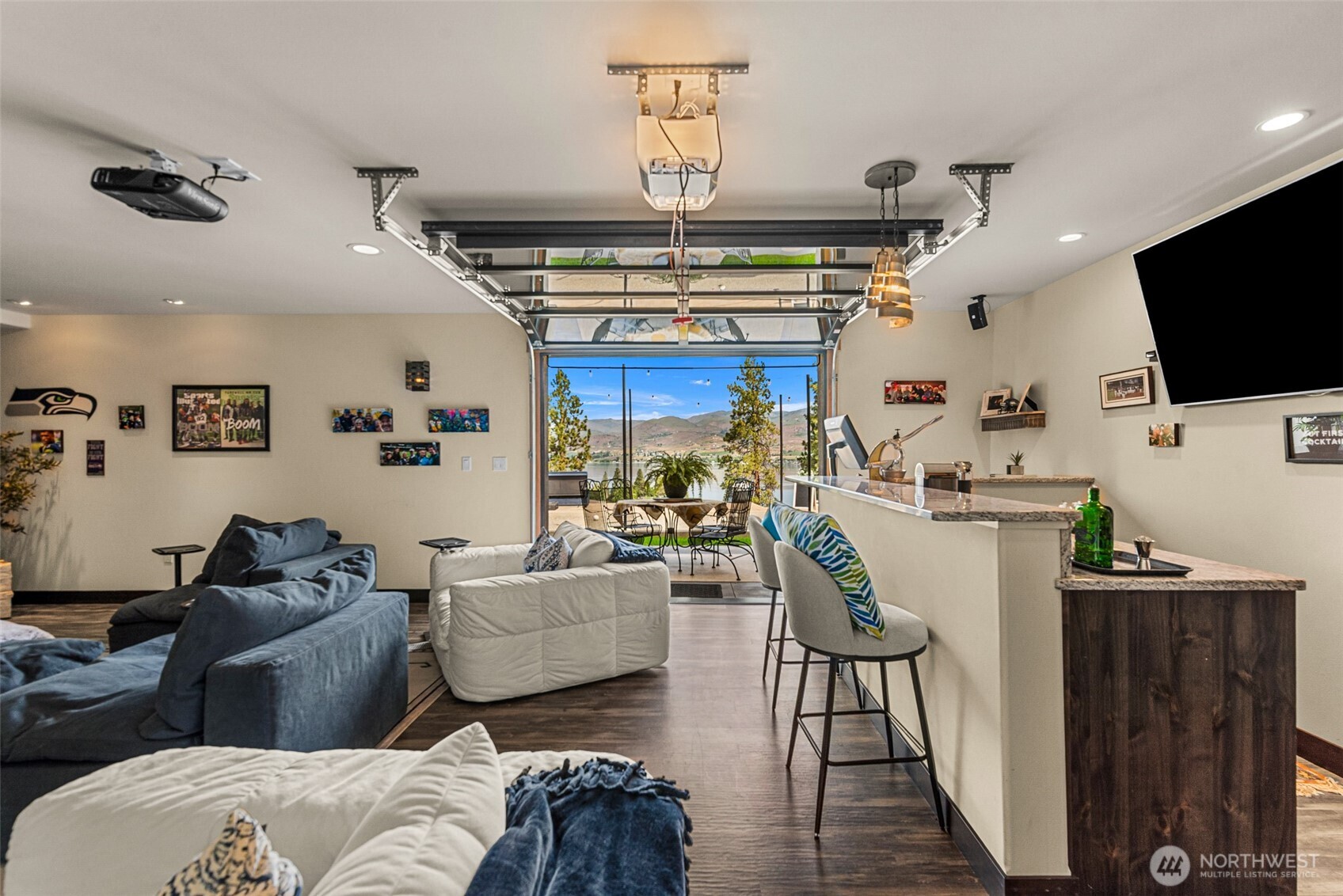 Chelan, Washington, 98816, United States, 3 Bedrooms Bedrooms, ,5 BathroomsBathrooms,Residential,Active,2051943