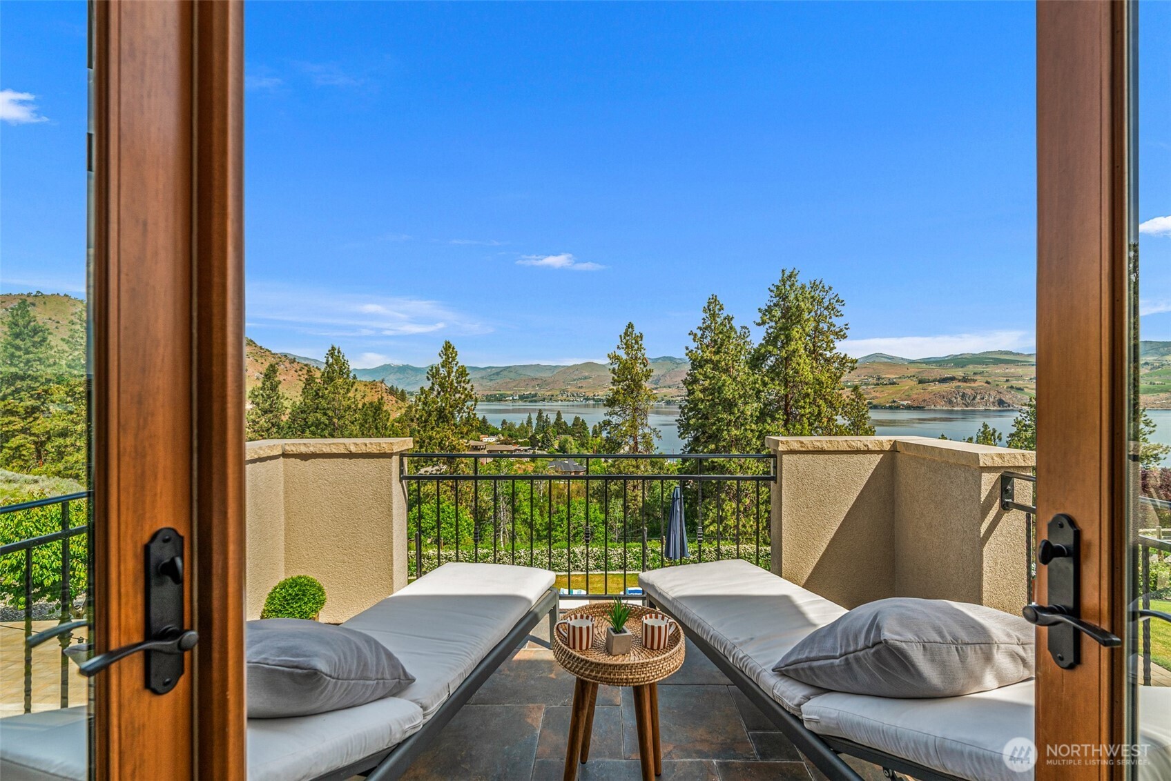Chelan, Washington, 98816, United States, 3 Bedrooms Bedrooms, ,5 BathroomsBathrooms,Residential,Active,2051943