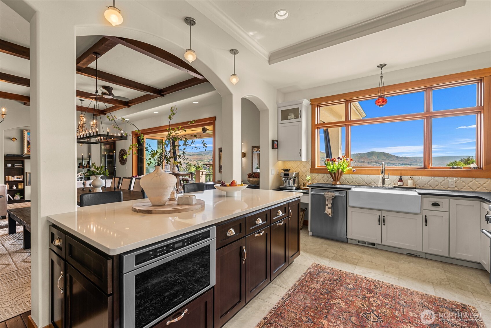 Chelan, Washington, 98816, United States, 3 Bedrooms Bedrooms, ,5 BathroomsBathrooms,Residential,Active,2051943