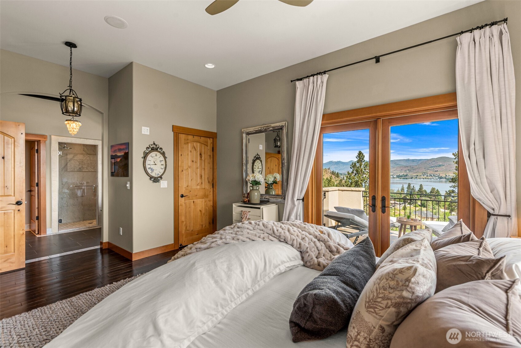 Chelan, Washington, 98816, United States, 3 Bedrooms Bedrooms, ,5 BathroomsBathrooms,Residential,Active,2051943