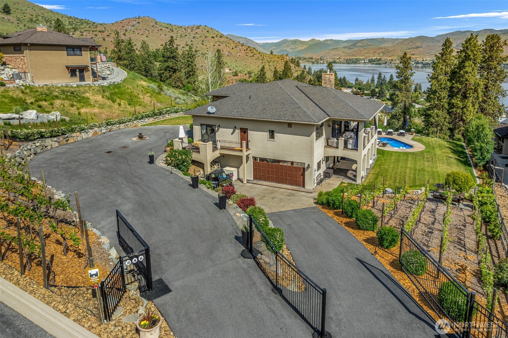 Chelan, Washington, 98816, United States, 3 Bedrooms Bedrooms, ,5 BathroomsBathrooms,Residential,Active,2051943