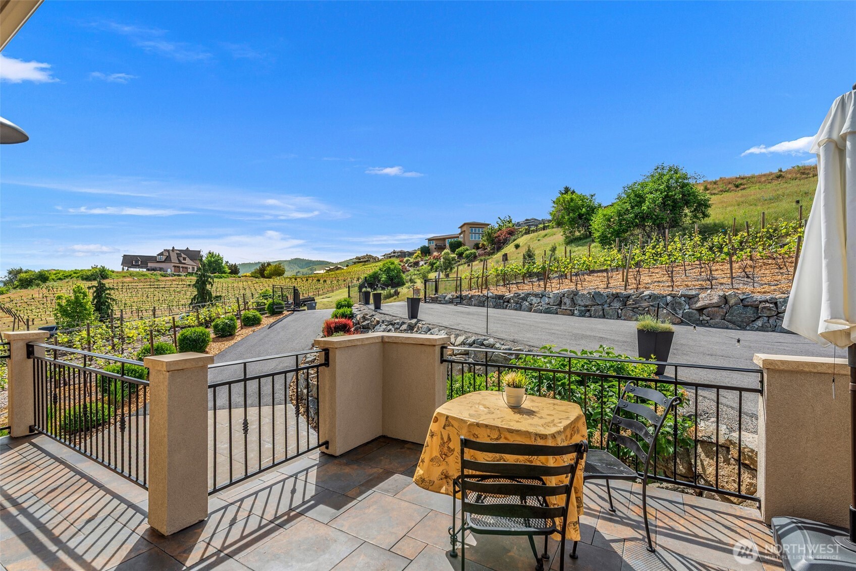 Chelan, Washington, 98816, United States, 3 Bedrooms Bedrooms, ,5 BathroomsBathrooms,Residential,Active,2051943