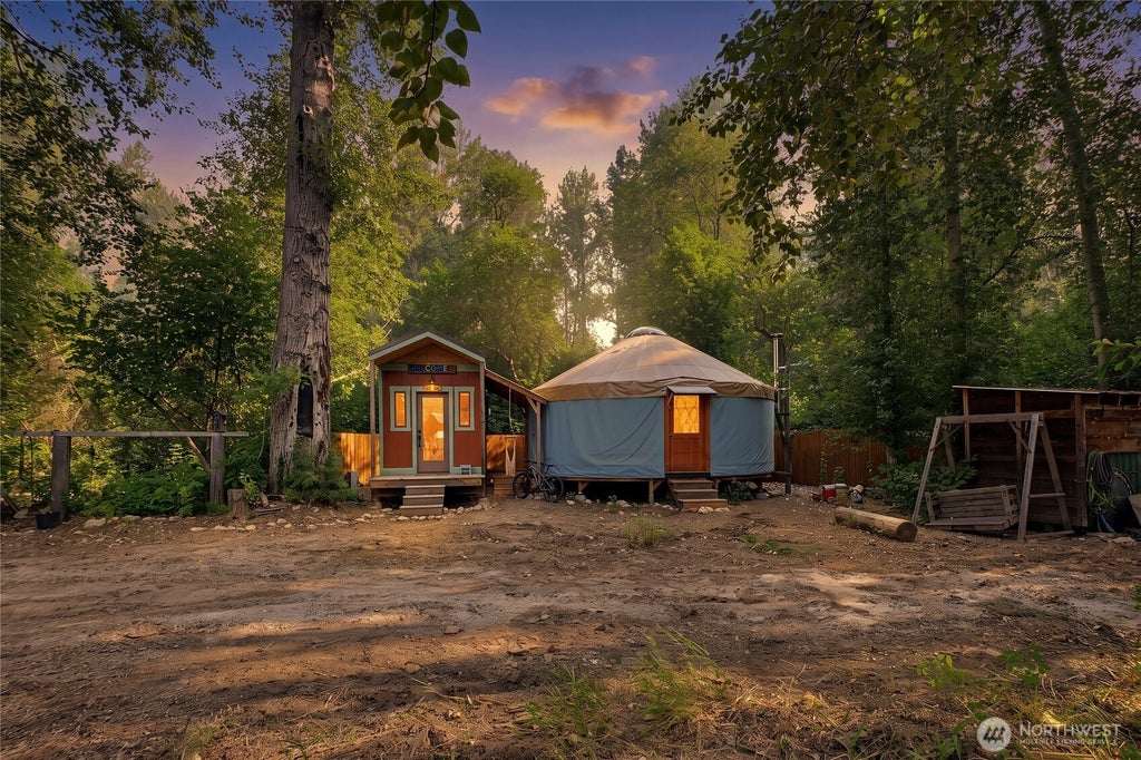 Photo of 21325 WA-207, Leavenworth, WA 98826 (MLS # 2574614)