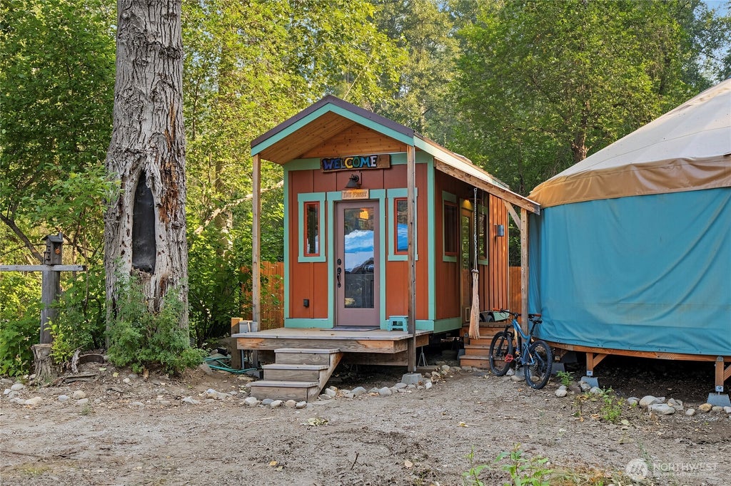 Photo of 21325 WA-207, Leavenworth, WA 98826 (MLS # 2574614)