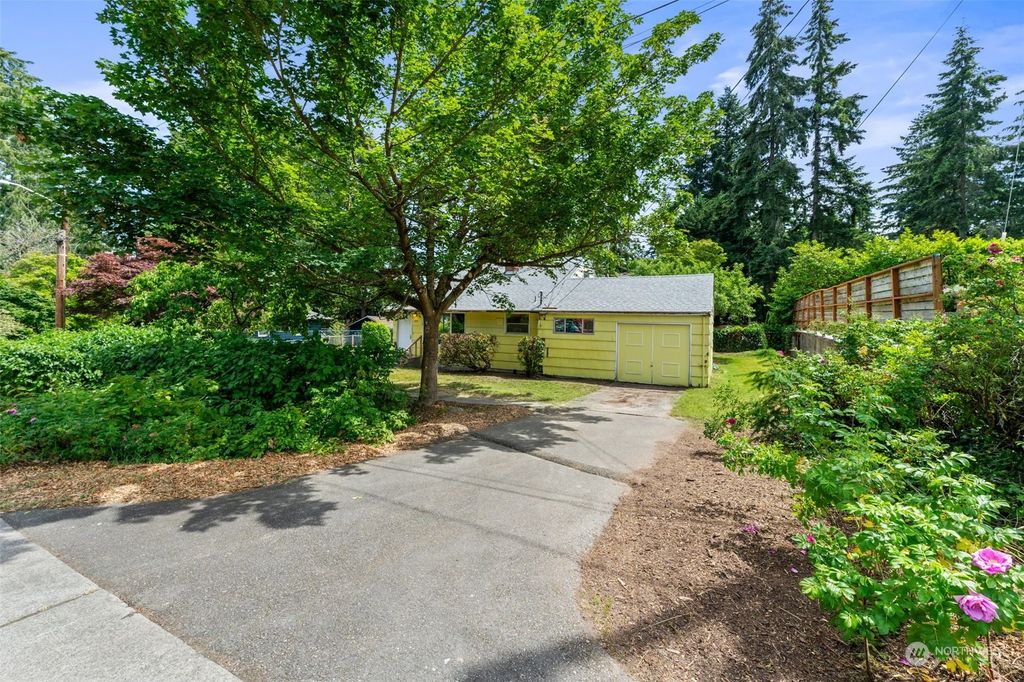 Photo of 2015 NE 113th Street, Seattle, WA 98125 (MLS # 2252067)