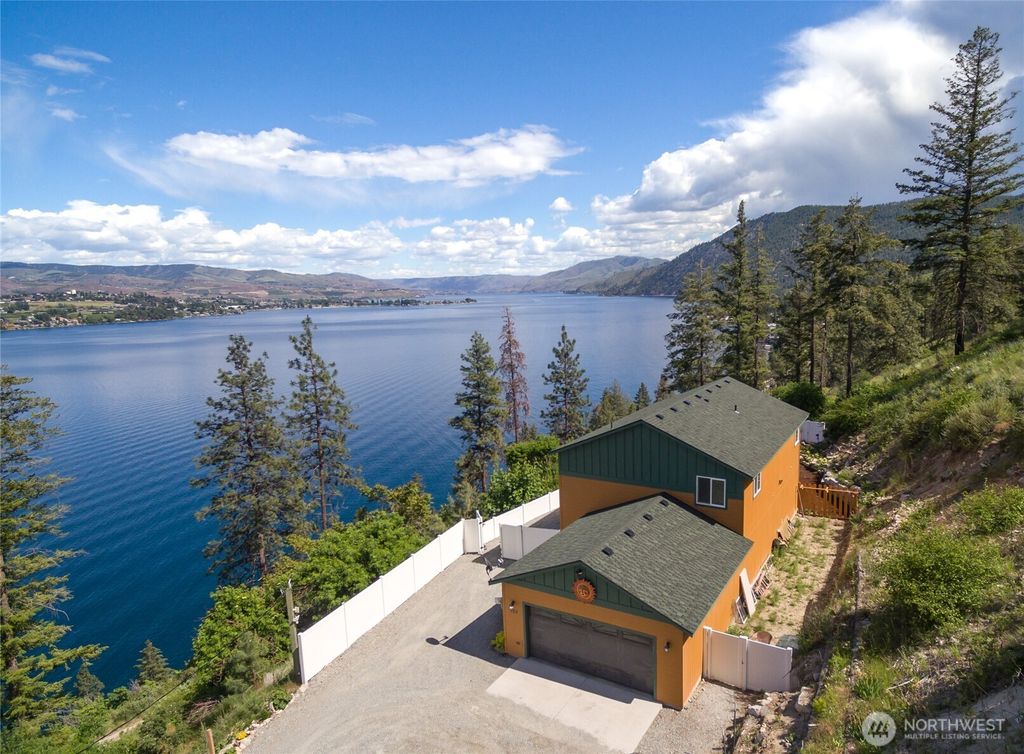 Photo of 165 GRANITE FALLS Road, Chelan, WA 98816 (MLS # 2527884)