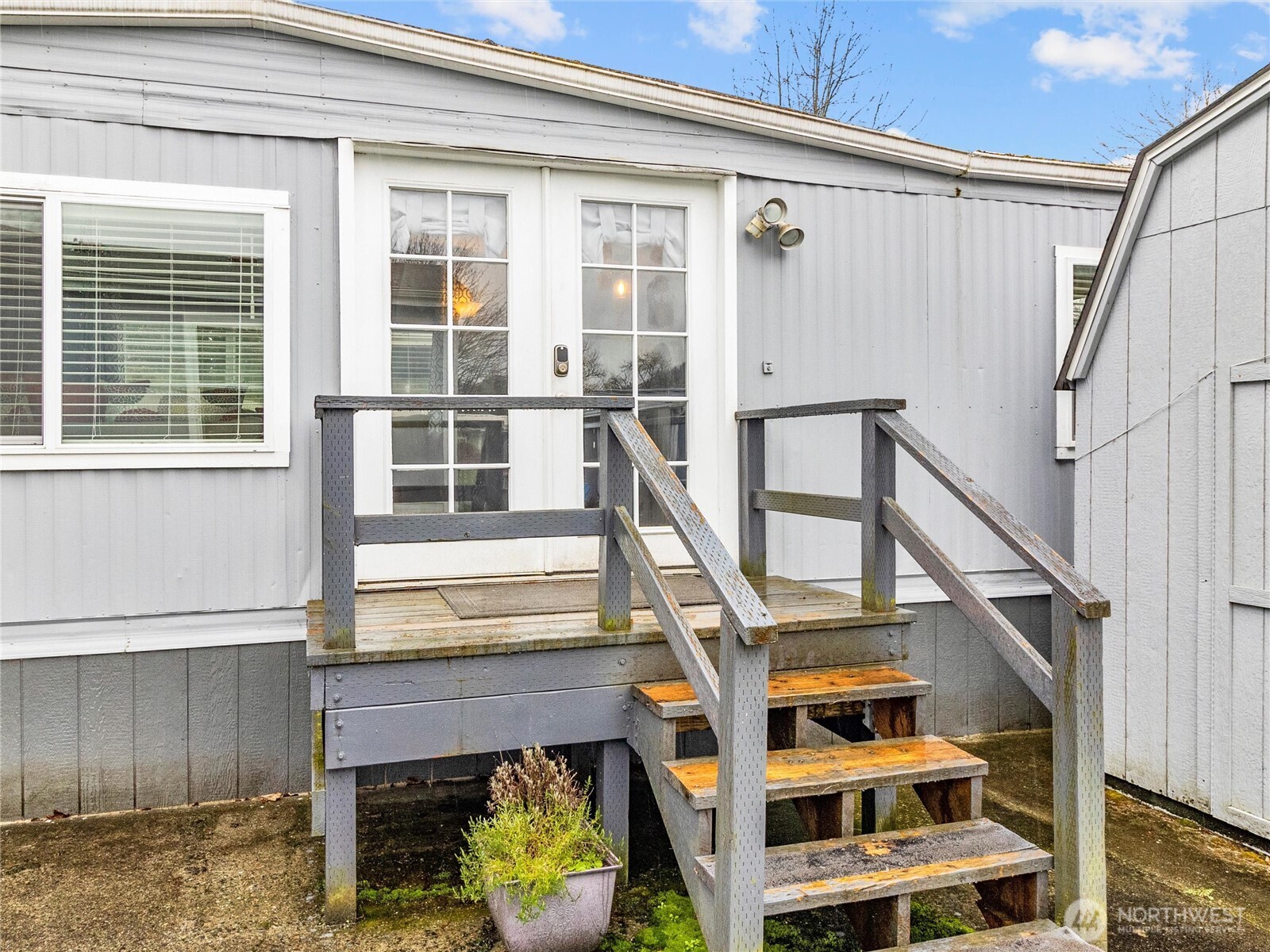 4045 49th Avenue SW 7