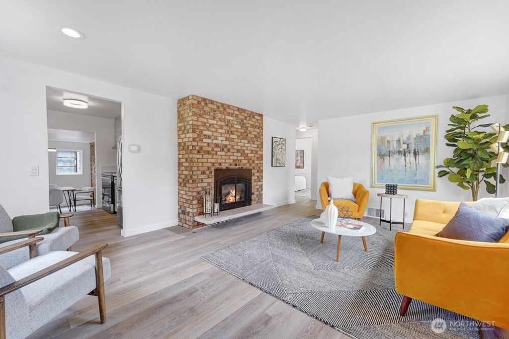 Photo of 11247 Dayton Avenue N, Seattle, WA 98133 (MLS # 2375128)