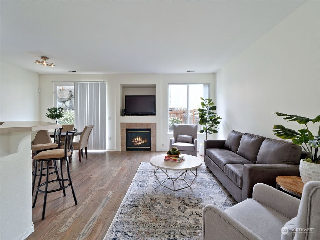 Photo of 2902 SE 11th Place #1067, Renton, WA 98058 (MLS # 2064349)