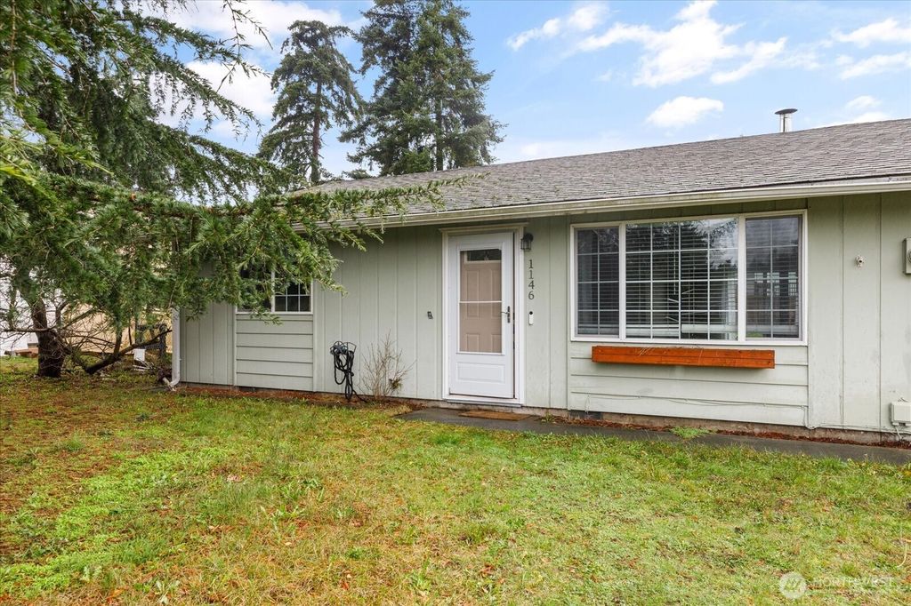 Photo of 1146 Ridgeway Drive, Oak Harbor, WA 98277 (MLS # 2460336)