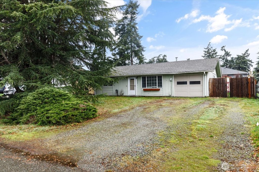 Photo of 1146 Ridgeway Drive, Oak Harbor, WA 98277 (MLS # 2460336)