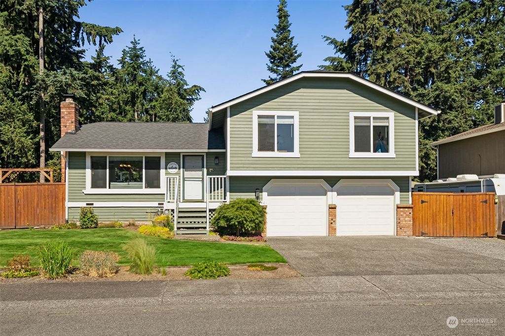 Photo of 25921 185th Place SE, Covington, WA 98042 (MLS # 2264050)