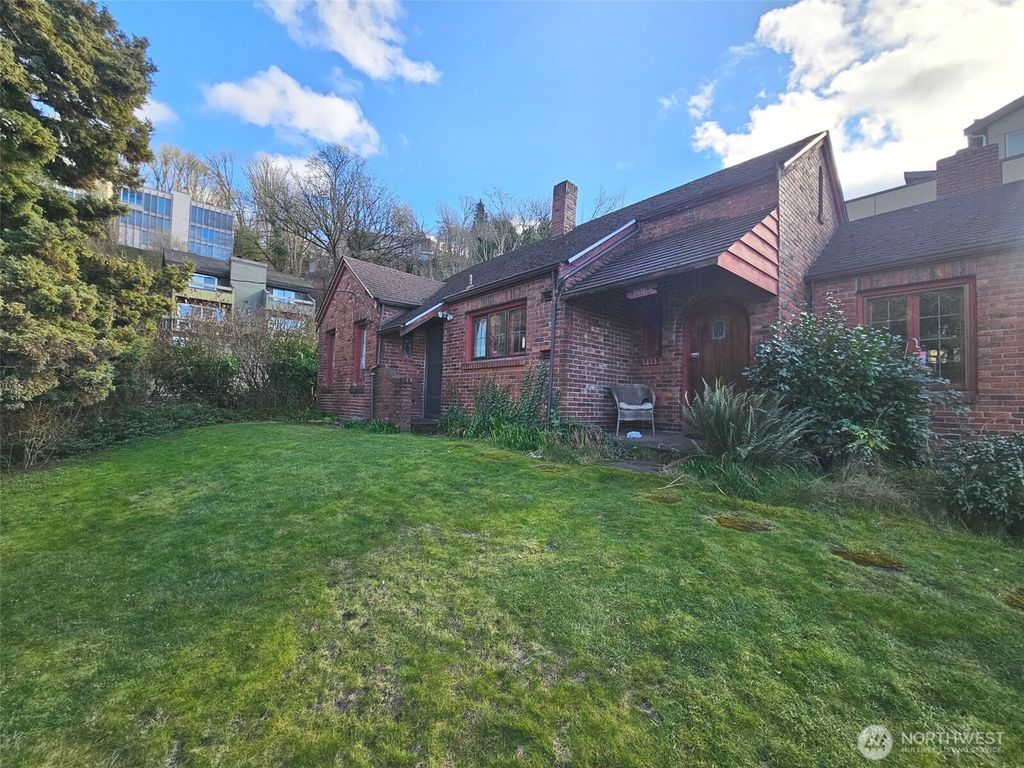 Photo of 1603 Lakeview Boulevard E, Seattle, WA 98102 (MLS # 2484374)