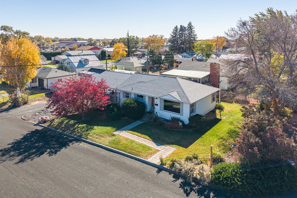 Photo of 348 14th Avenue SW, Ephrata, WA 98823 (MLS # 2598054)