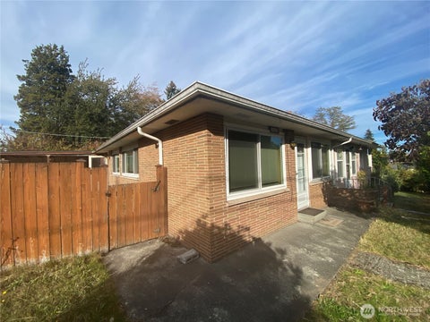 Photo of 700 N 117th Street, Seattle, WA 98133 (MLS # 2592764)