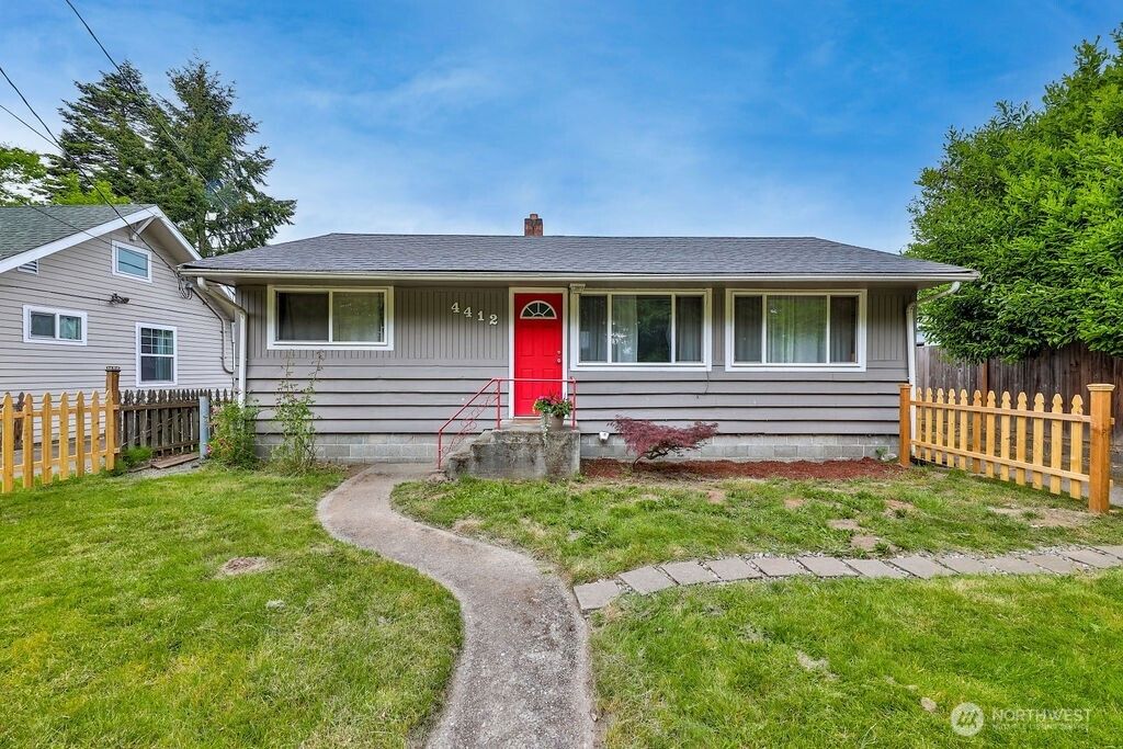 Photo of 4412 S 124th Street, Tukwila, WA 98178 (MLS # 2375584)