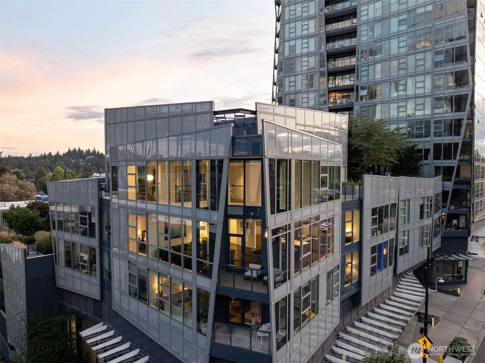 188 Bellevue Way NE 411