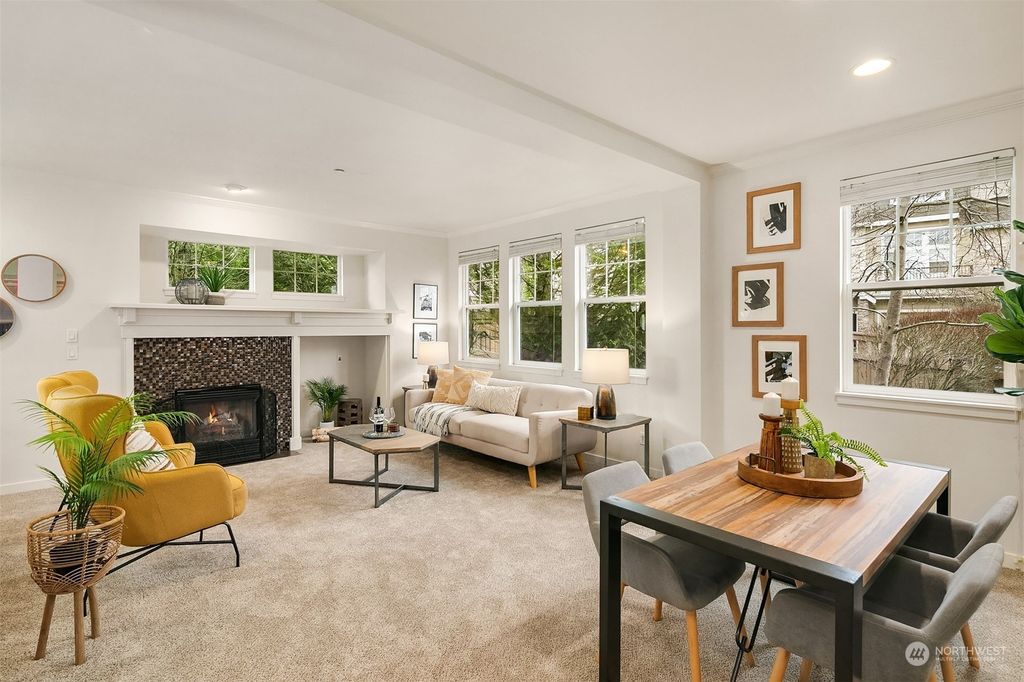 Photo of 1903 Juneberry Court NE, Issaquah, WA 98029 (MLS # 2039248)