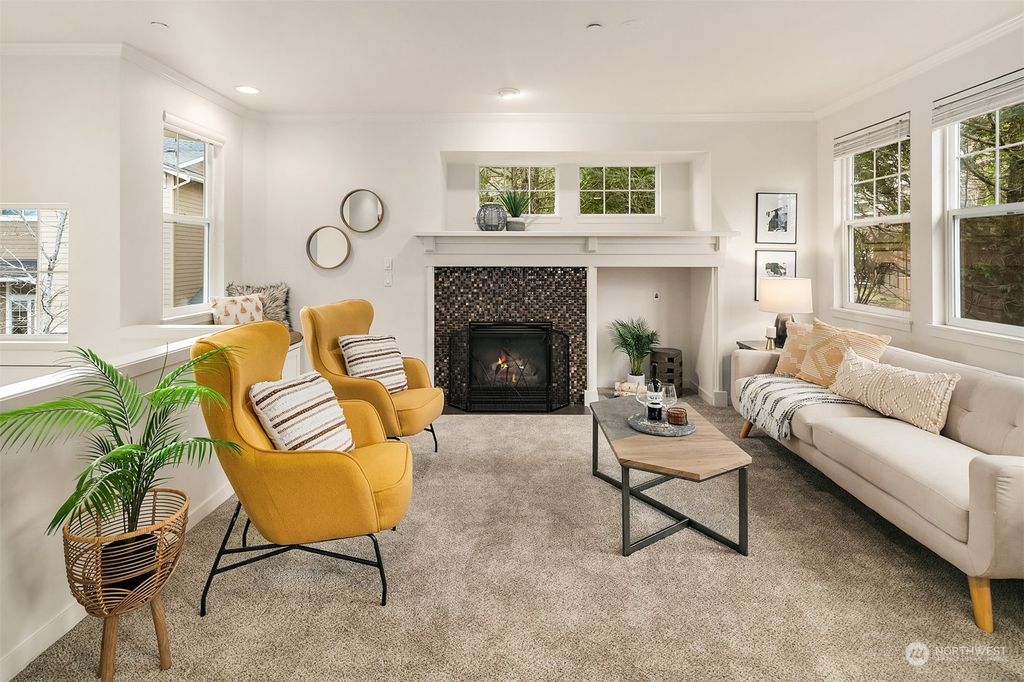 Photo of 1903 Juneberry Court NE, Issaquah, WA 98029 (MLS # 2039248)