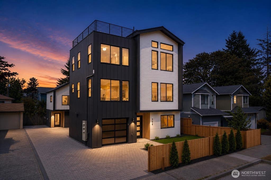 Photo of 726 N 89TH Street, Seattle, WA 98103 (MLS # 2561231)