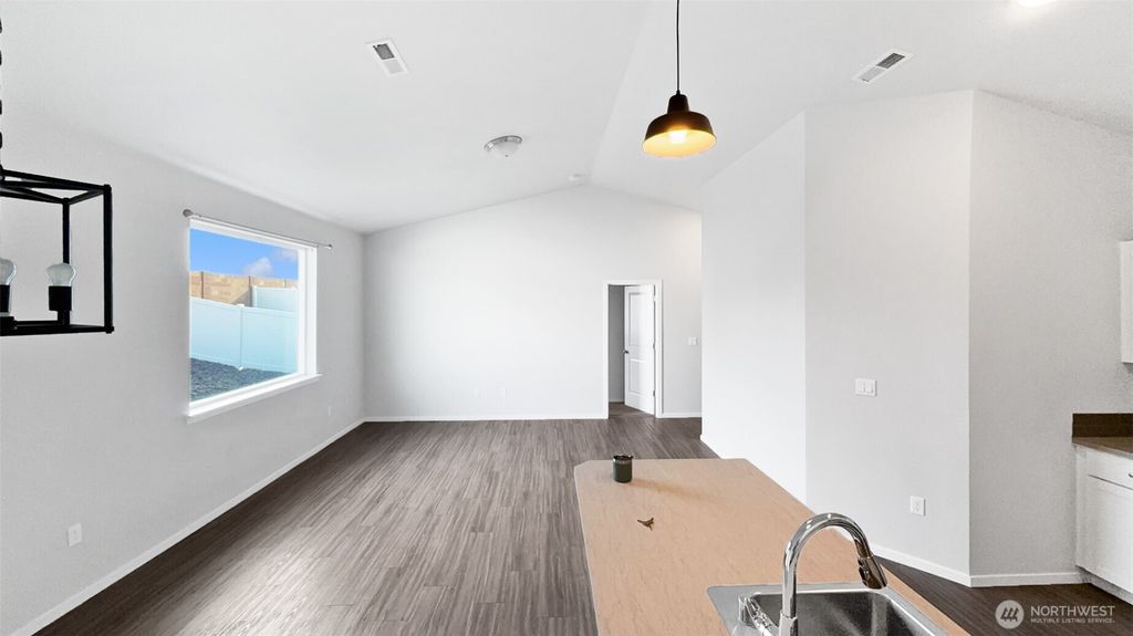 Photo of 5419 Remington Drive, Pasco, WA 99301 (MLS # 2489058)