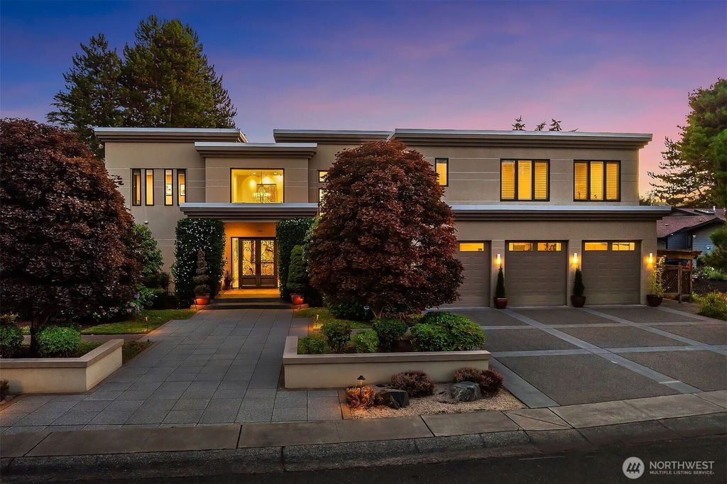 Photo of 2 Crescent Key SE, Bellevue, WA 98006 (MLS # 2415246)