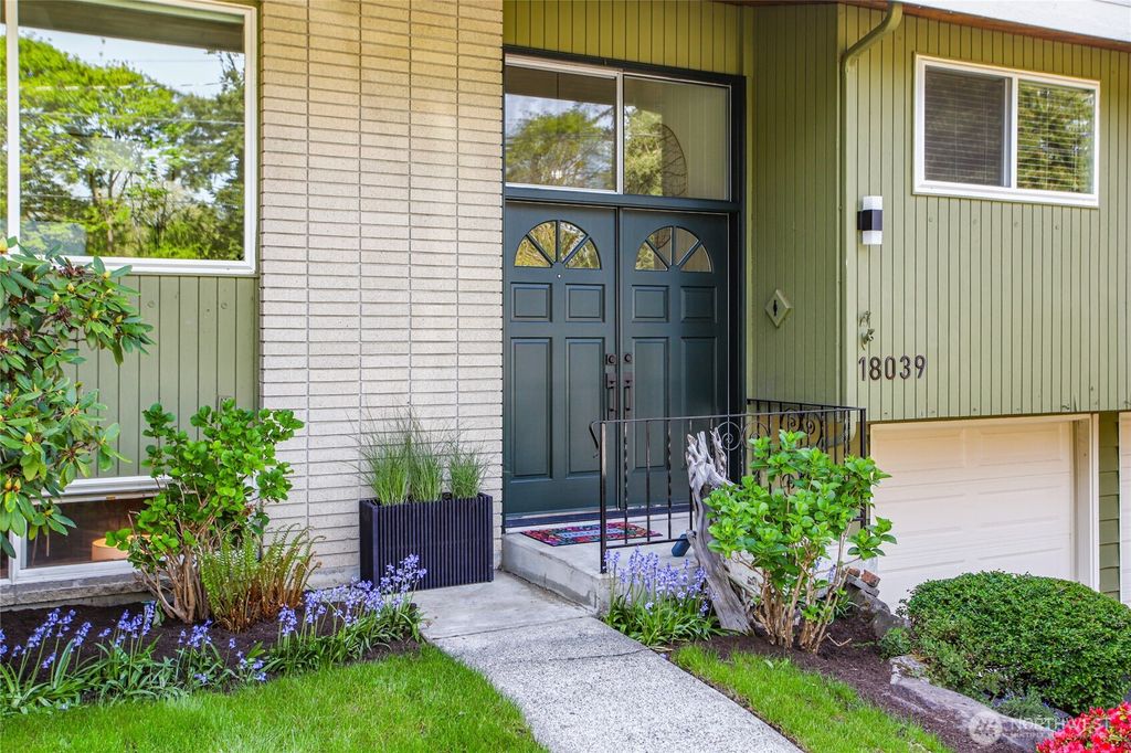 Photo of 18039 Burke Avenue N, Shoreline, WA 98133 (MLS # 2366927)