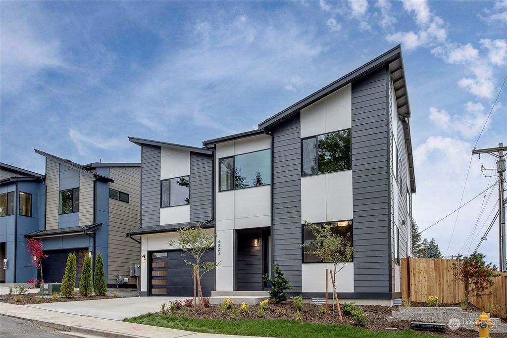 Photo of 13401 Beverly Park Road #1, Lynnwood, WA 98087 (MLS # 2263860)