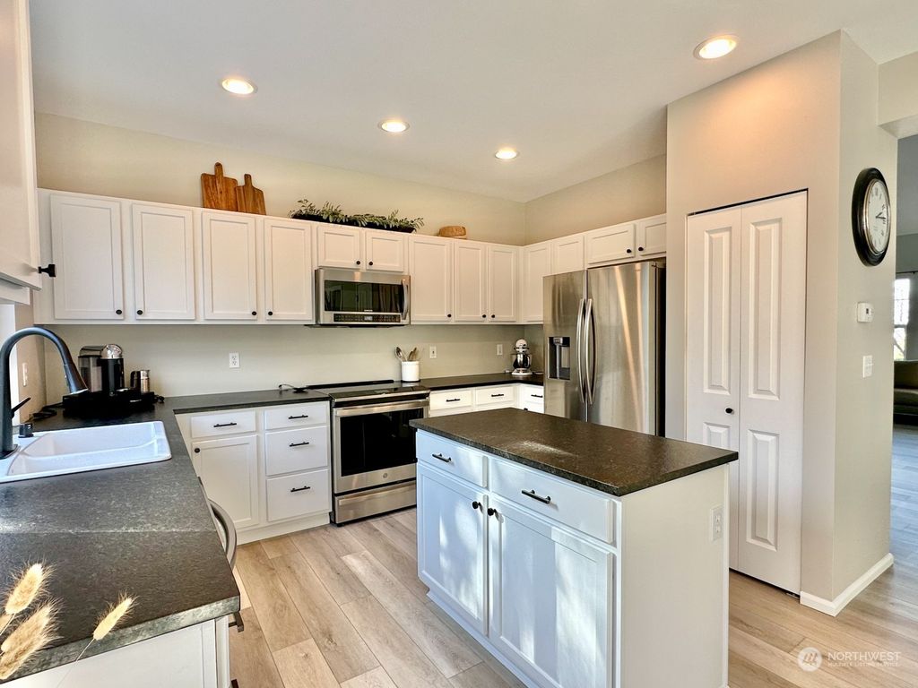 Photo of 7026 144th Street SE, Snohomish, WA 98296 (MLS # 2207907)