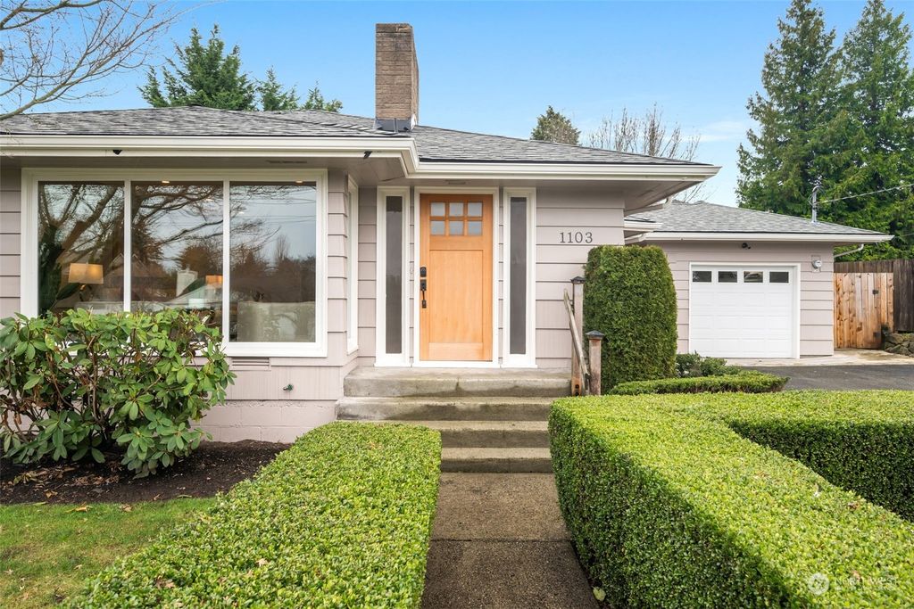 Photo of 1103 N 30th Street, Renton, WA 98056 (MLS # 2193176)