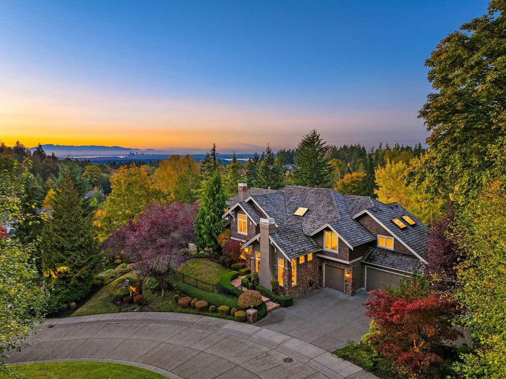 Photo of 14716 SE 83rd Place, Newcastle, WA 98059 (MLS # 2599048)