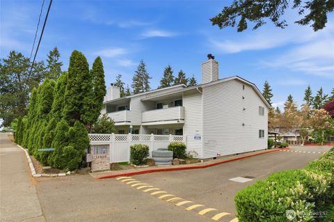Photo of 14020 SE 8th Street, Bellevue, WA 98007 (MLS # 2527294)