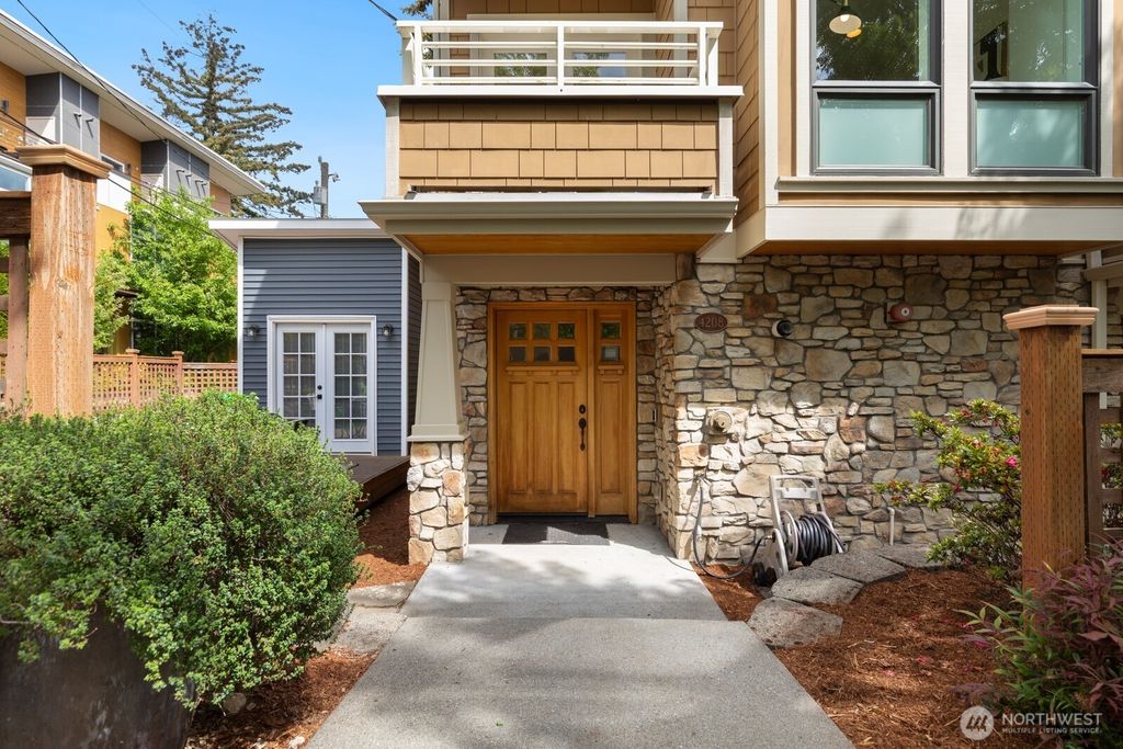 Photo of 4208 Linden Avenue N, Seattle, WA 98103 (MLS # 2522161)