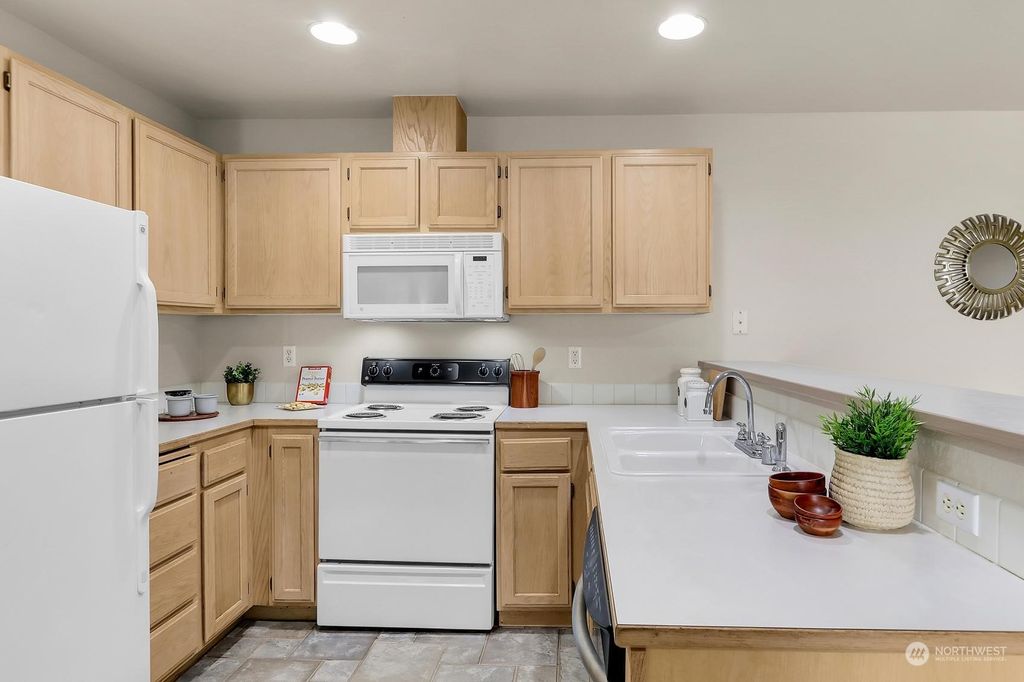 listing image 9362323080003004408