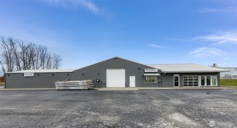 Photo of 910 W Front Street St, Sumas, WA 98295 (MLS # 2485267)