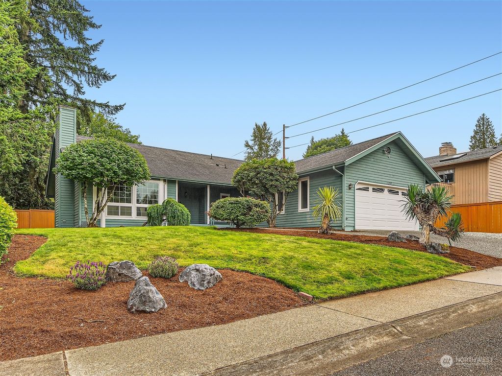 Photo of 14207 NE 84th Court, Redmond, WA 98052 (MLS # 2146269)