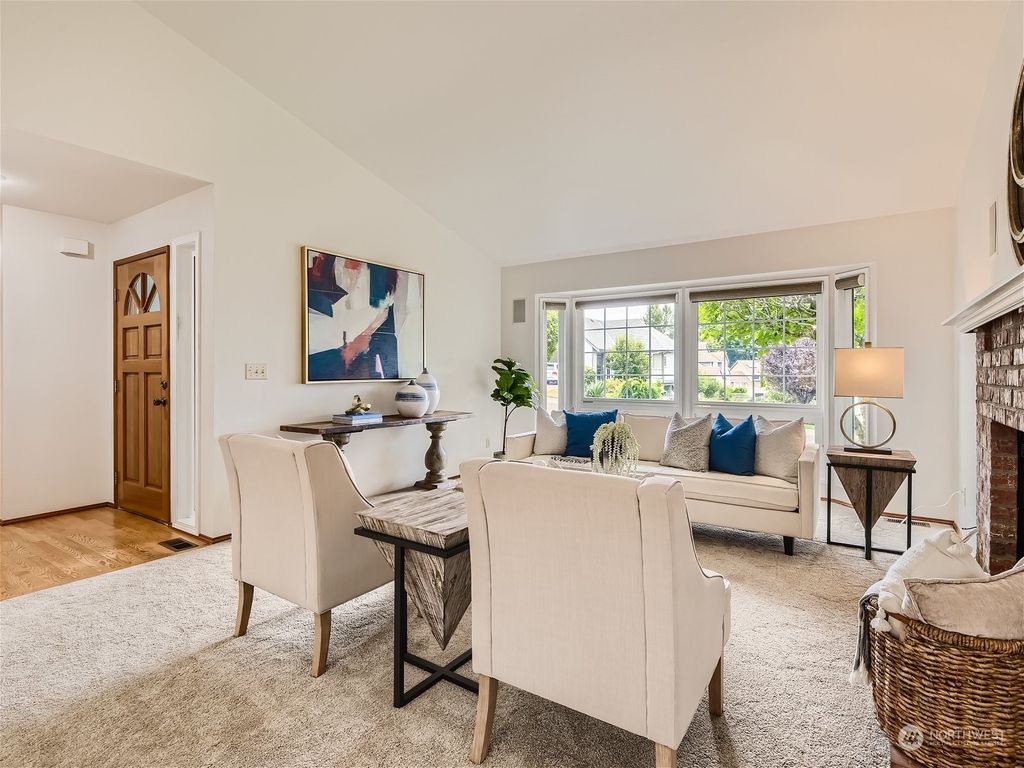 Photo of 14207 NE 84th Court, Redmond, WA 98052 (MLS # 2146269)