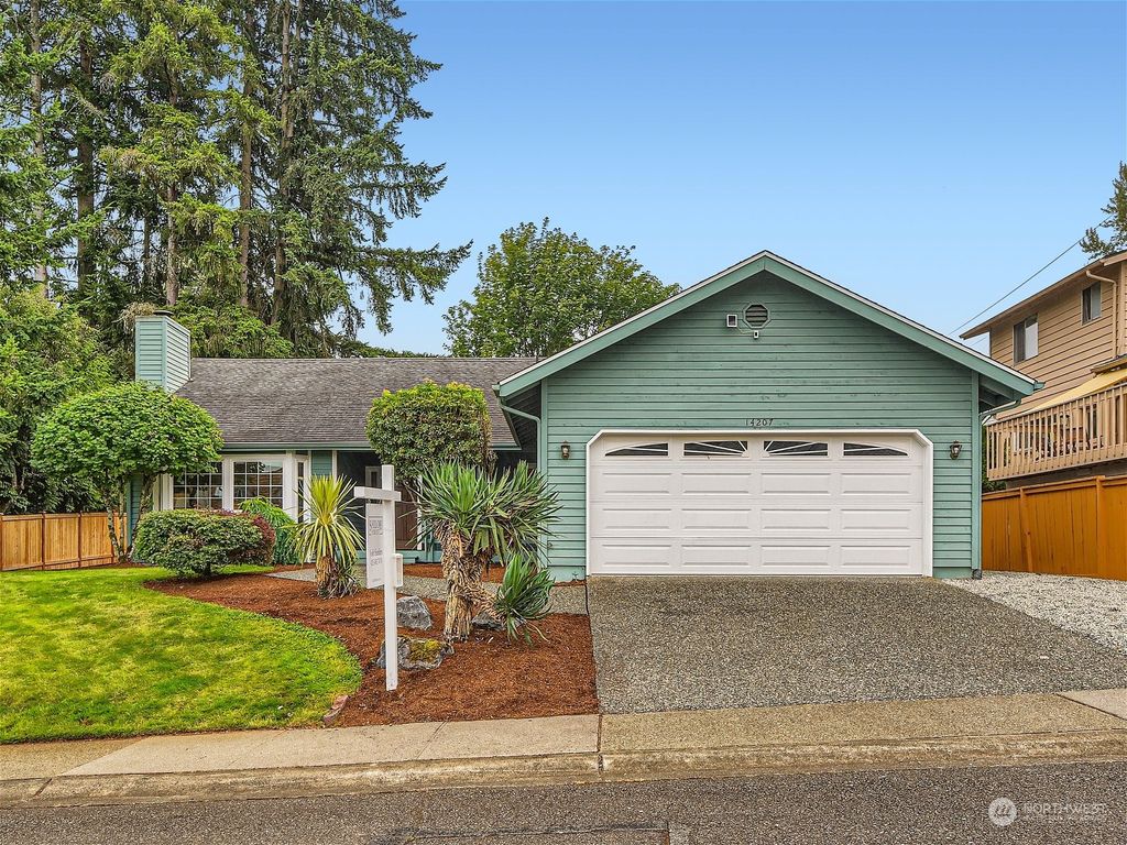 Photo of 14207 NE 84th Court, Redmond, WA 98052 (MLS # 2146269)