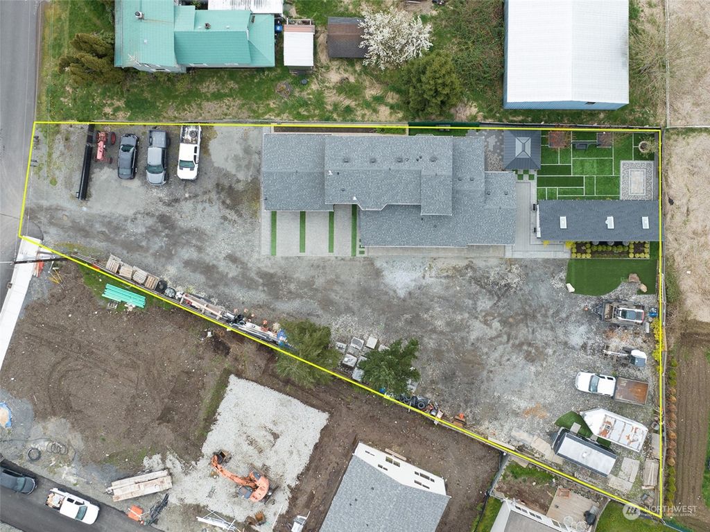 Photo of 320 4th Avenue S, Algona, WA 98001 (MLS # 2202530)
