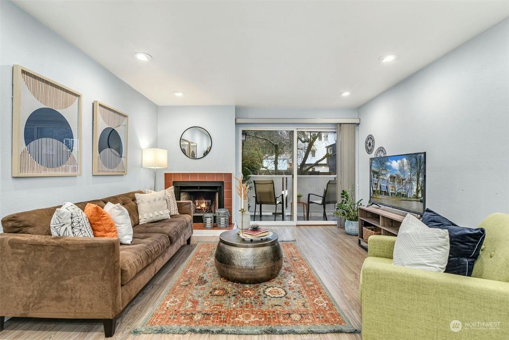 Photo of 8800 20th Avenue NE #B206, Seattle, WA 98115 (MLS # 2215091)